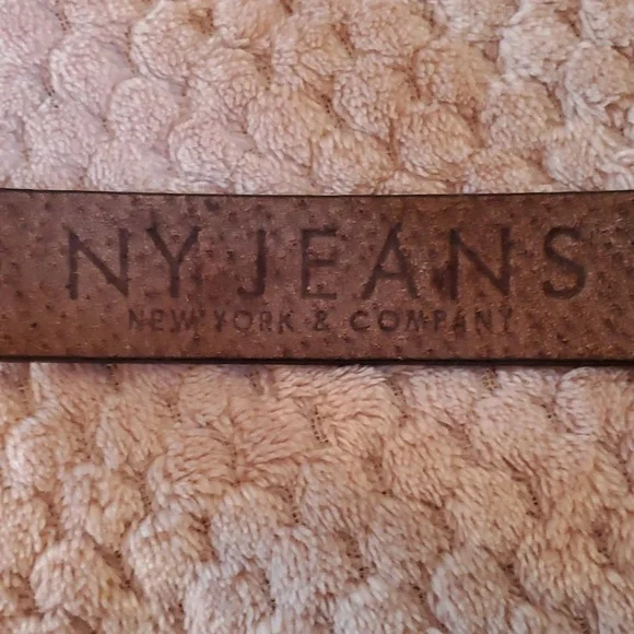 NY Jeans Leather Belt - Picture 5 of 6